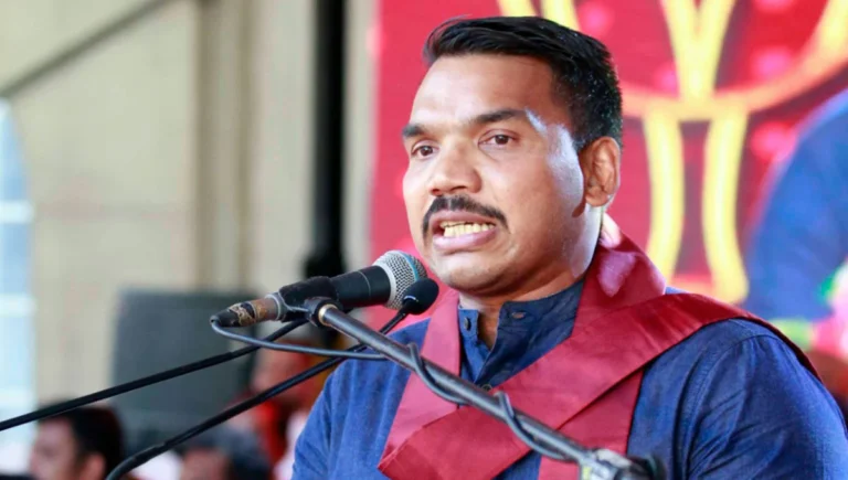 පොහොට්ටුවේ ඉතිරි එකයි වුනත් ඔහු සමග ඉදිරියට යනවා..