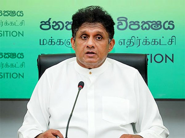 දුප්පත් පවුලකට සජිත්ගෙන්රු.20000ක දීමනාවක්