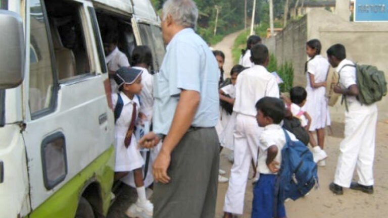 ‘ස්කූල් වෑන් ගාස්තු අඩු කරන්න බැහැ’- ප්‍රවාහන සංගමය