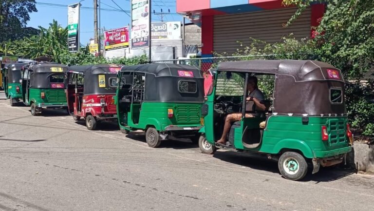 ත්‍රී වීල් ගාස්තු දෙවනි කිලෝමීටරයෙන් රුපියල් පහකින් අඩු කර දැවැන්ත සහනයක් දෙයි