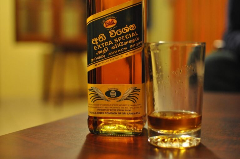 අරක්කු සමාගම් 26ක නියෝජිතයන්ට සුරාබදු එකෙන් එන්න කියයි!